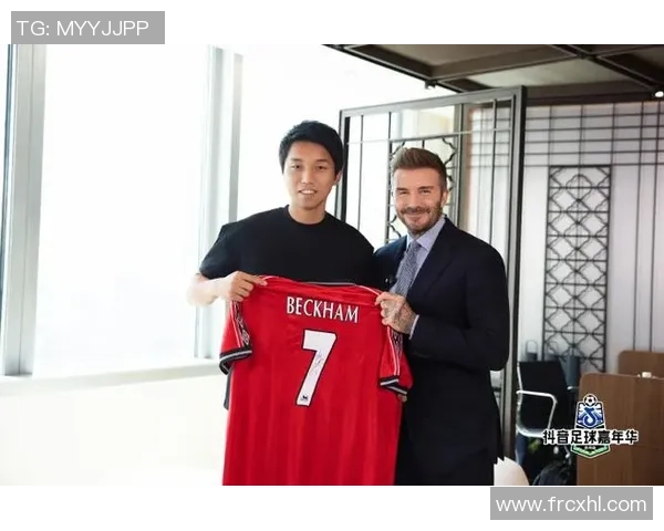 足球明星亲临中国展开签名活动助力足球文化传播与交流